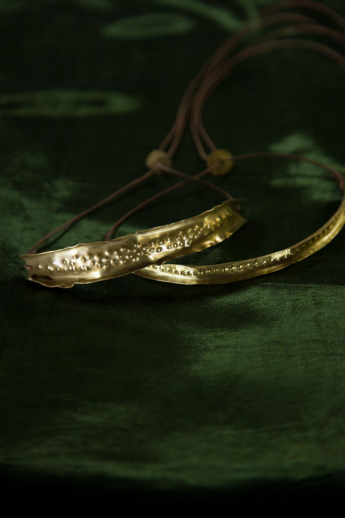 Bark - Dinted choker set