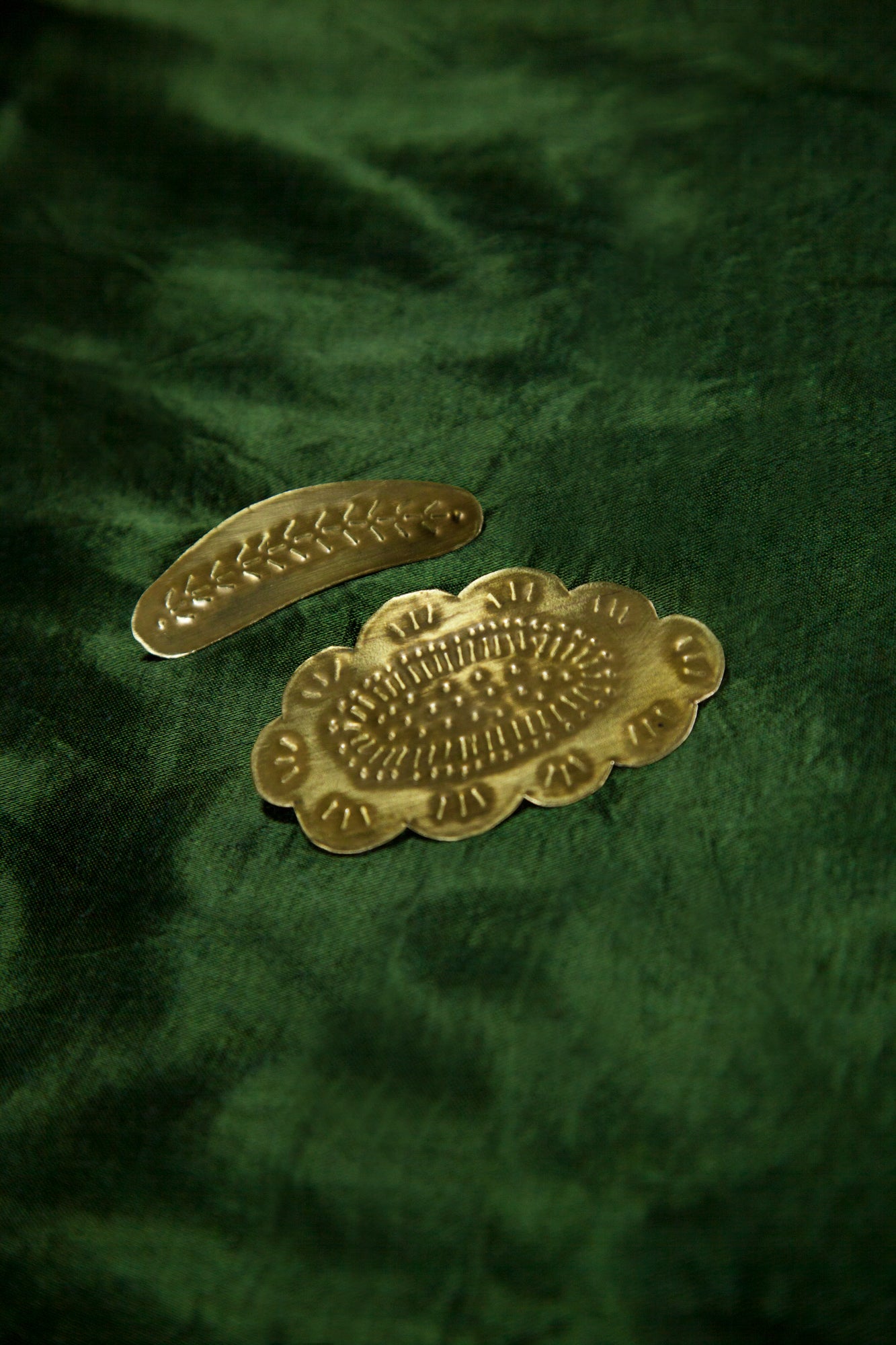 Tribal cloud & oblong brooch set