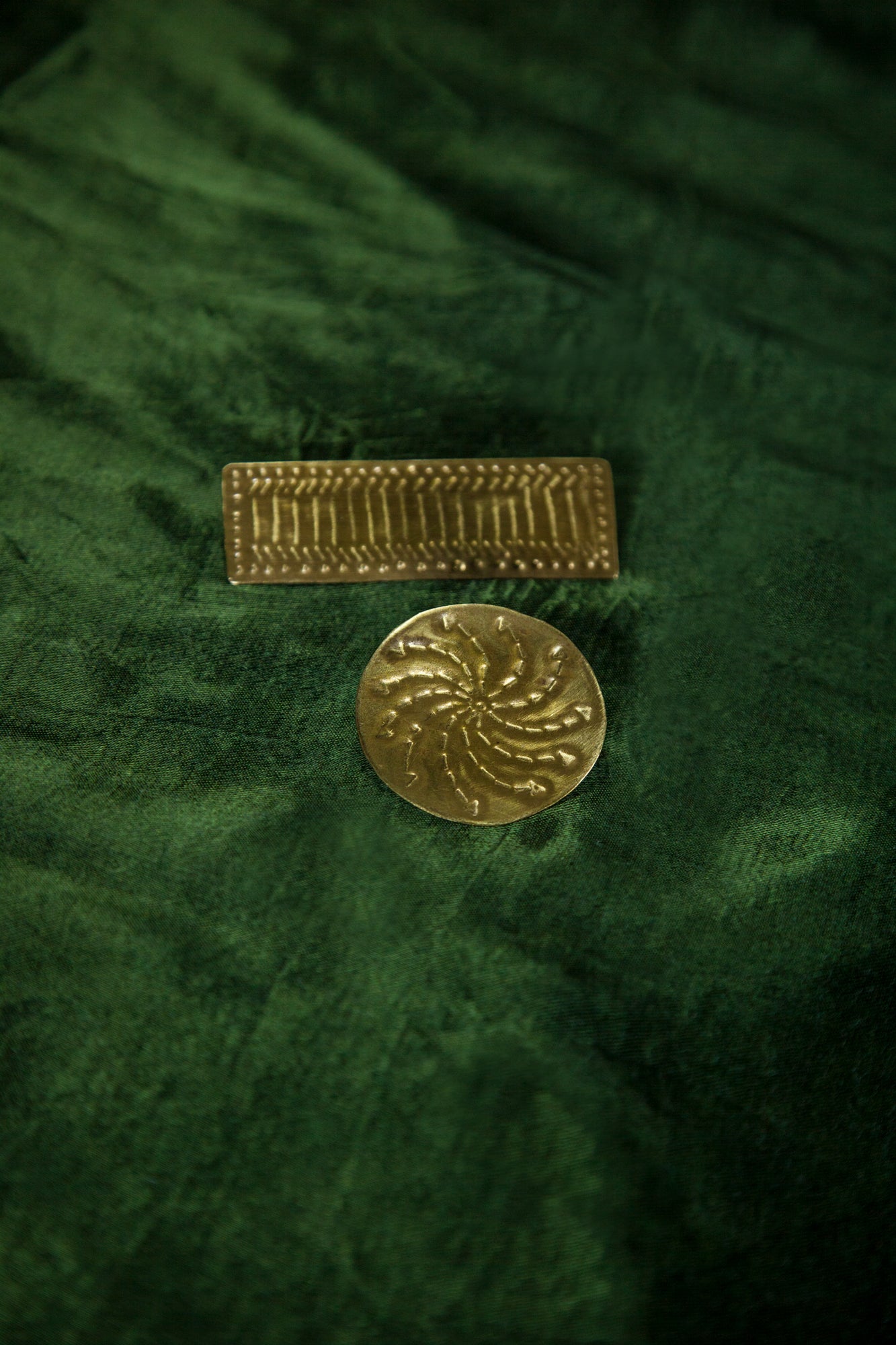 Tribal circle & rectangle pin set